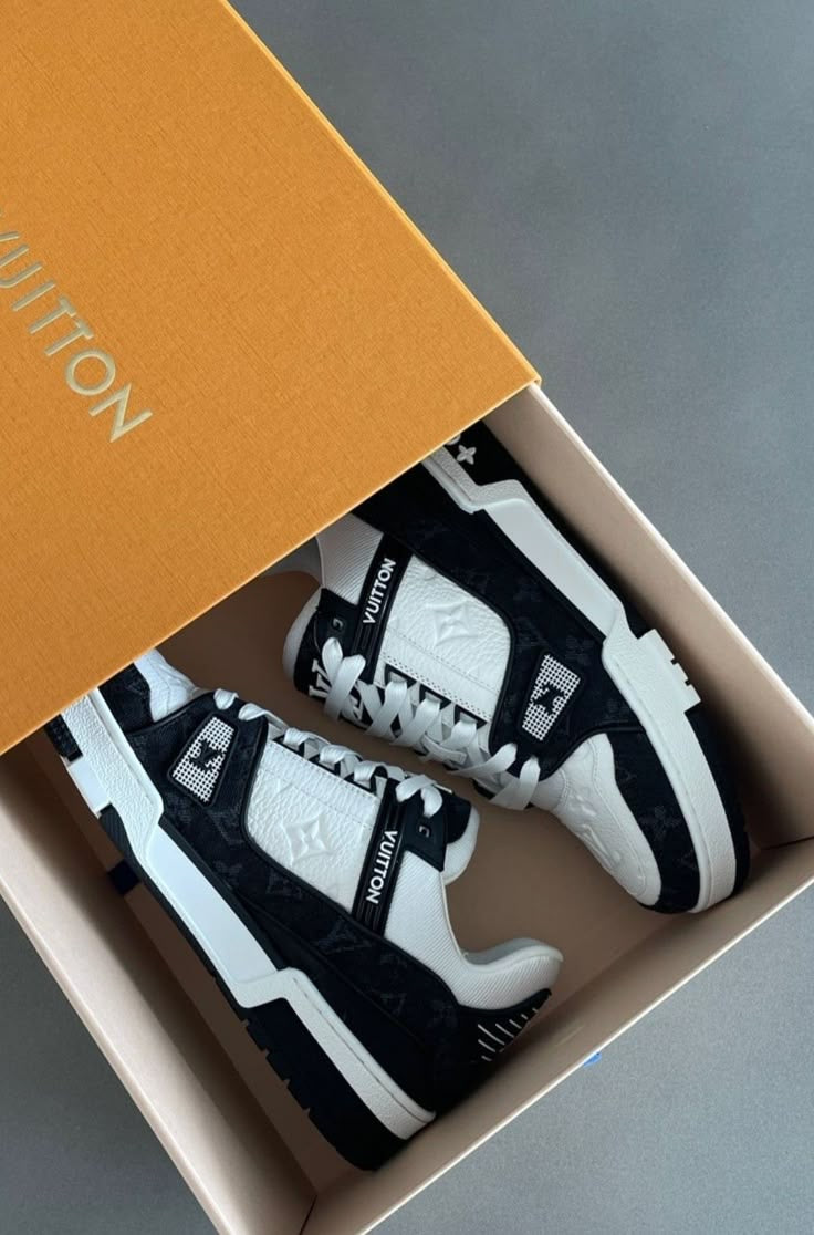 LV Trainer Sneaker