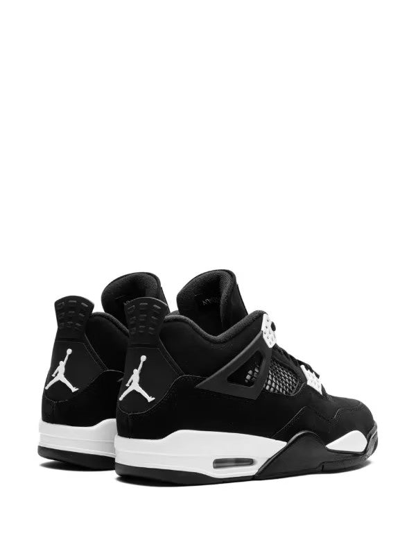 Air Jordan 4“White Thunder” Sneaker